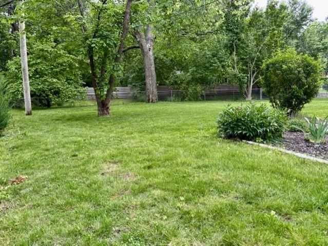 4909 Tomahawk Road, Prairie Village, KS 66208