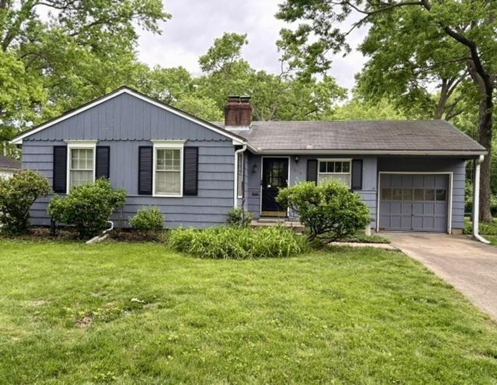4909 Tomahawk Road, Prairie Village, KS 66208