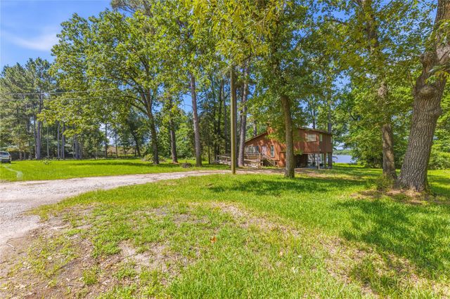 155 Meadow Lake Drive, Trinity, TX 75862