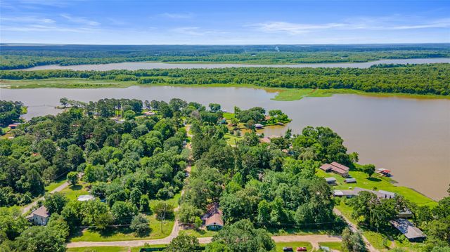 155 Meadow Lake Drive, Trinity, TX 75862