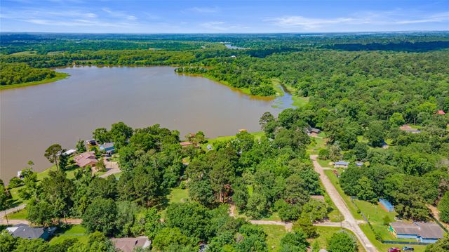 155 Meadow Lake Drive, Trinity, TX 75862