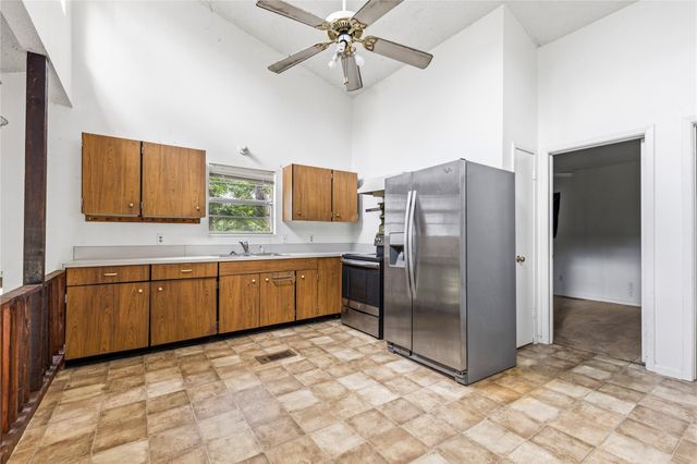 155 Meadow Lake Drive, Trinity, TX 75862