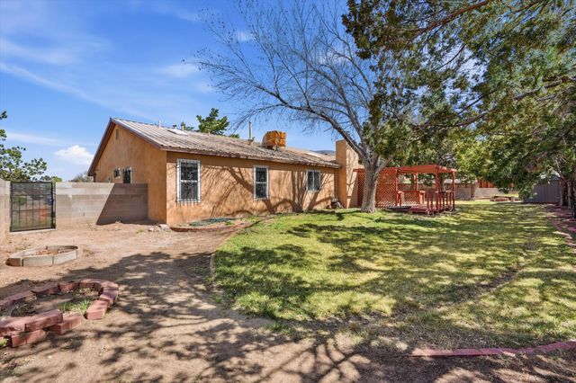 13916 Paseo Vista NE, Albuquerque, NM 87123