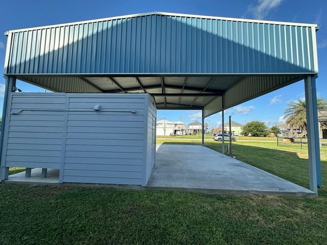 966 Clara Street, Crystal Beach, TX 77650