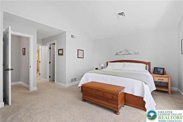 3646 Sturbridge Place, South Whitehall Twp, PA 18104