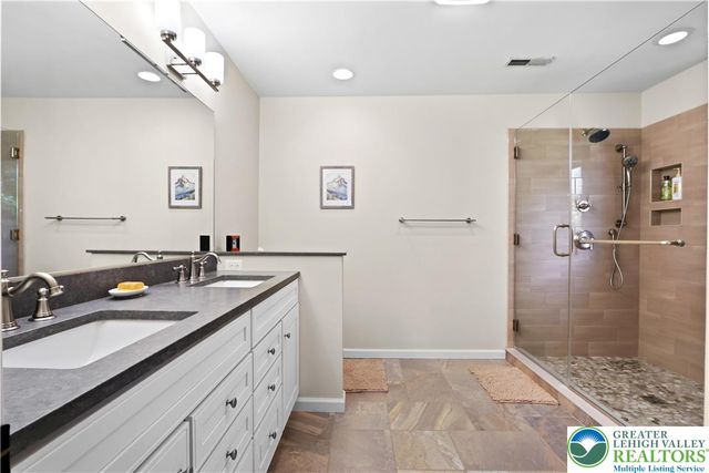 3646 Sturbridge Place, South Whitehall Twp, PA 18104