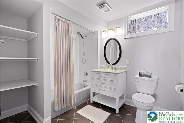 3646 Sturbridge Place, South Whitehall Twp, PA 18104