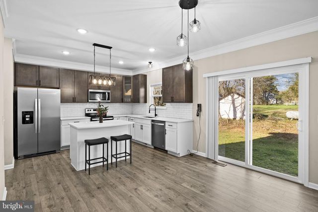 5835 SMITH STATION RD, Fredericksburg, VA 22407