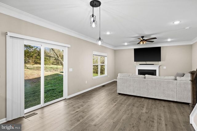 5835 SMITH STATION RD, Fredericksburg, VA 22407