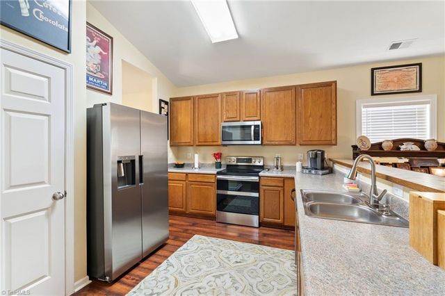 1820 Beeson Park Lane, Kernersville, NC 27284