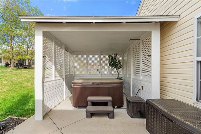 1820 Beeson Park Lane, Kernersville, NC 27284