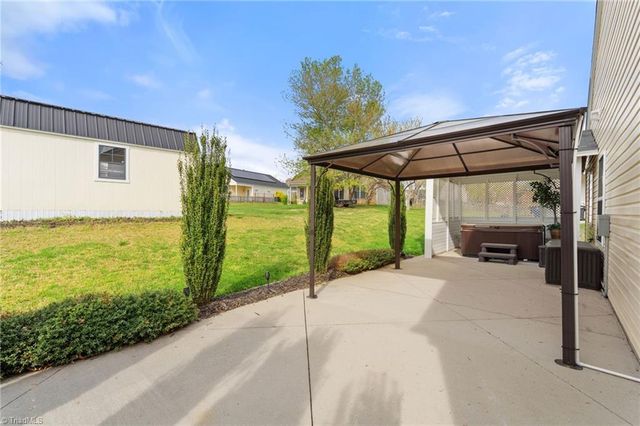 1820 Beeson Park Lane, Kernersville, NC 27284