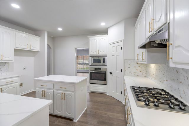 907 Greenfield Court, Kennedale, TX 76060