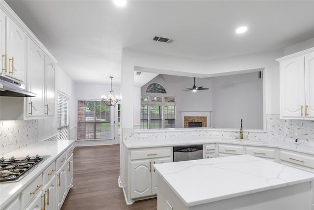 907 Greenfield Court, Kennedale, TX 76060