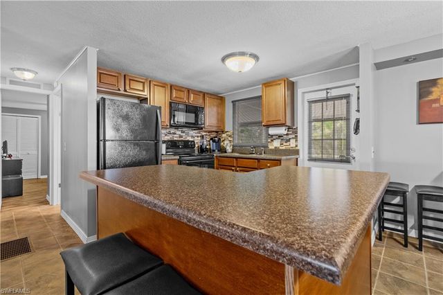 3165 Mercury LN, North Fort Myers, FL 33903