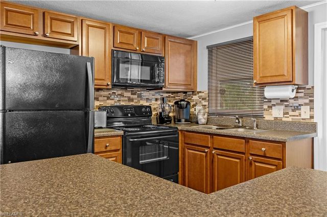 3165 Mercury LN, North Fort Myers, FL 33903