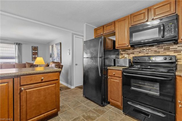 3165 Mercury LN, North Fort Myers, FL 33903