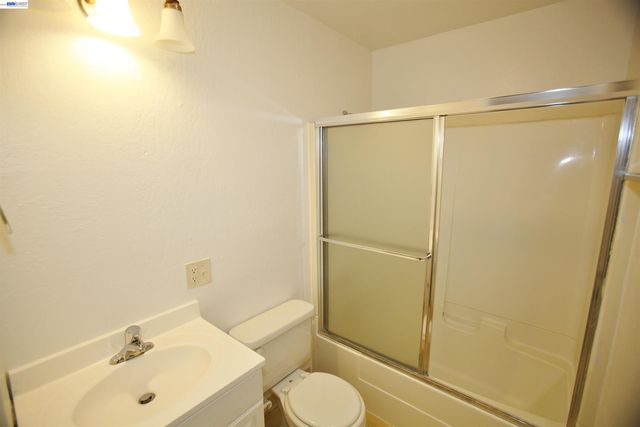 21379 Gary Dr 14, Hayward, CA 94546