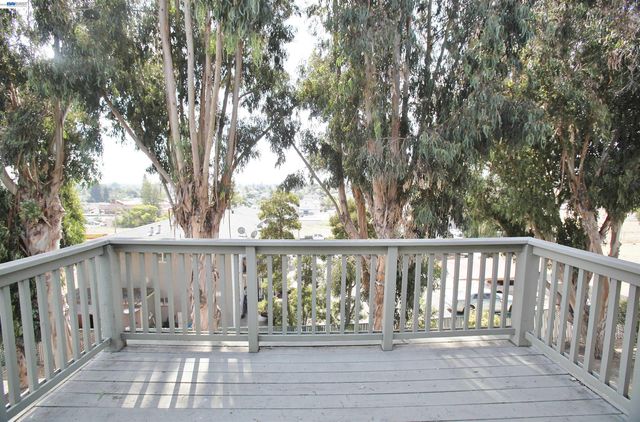 21379 Gary Dr 14, Hayward, CA 94546