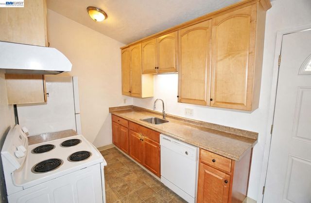 21379 Gary Dr 14, Hayward, CA 94546