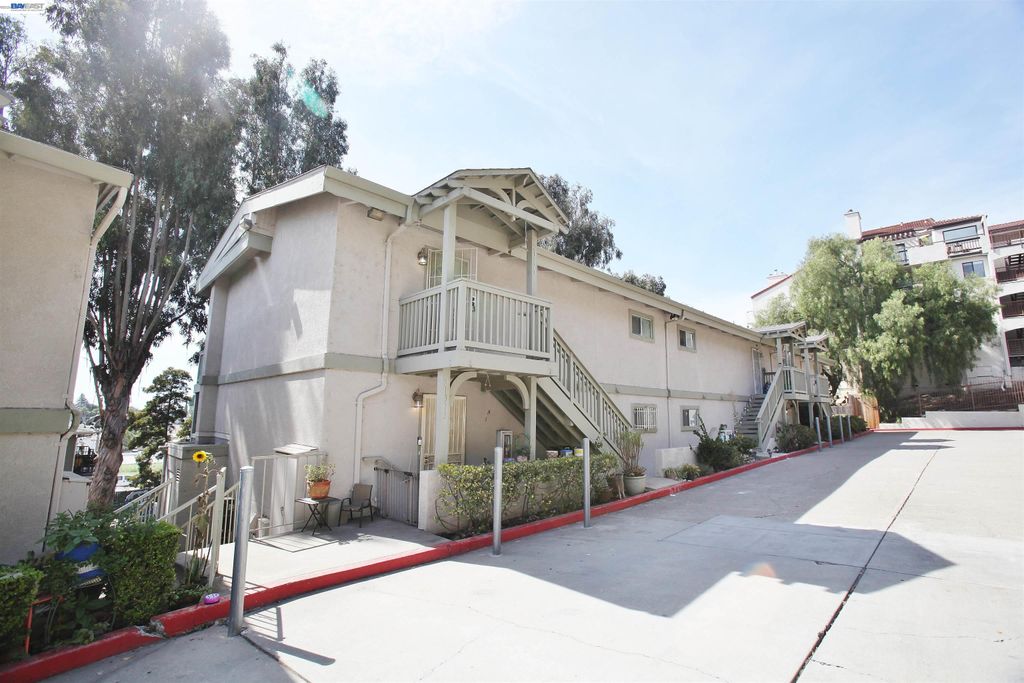 21379 Gary Dr 14, Hayward, CA 94546