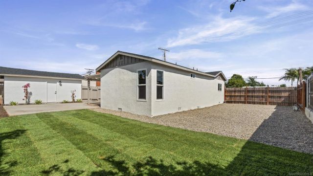 1294 E Mission, Escondido, CA 92027