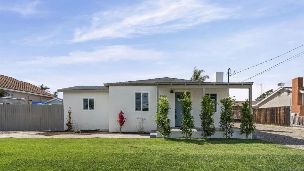 1294 E Mission, Escondido, CA 92027
