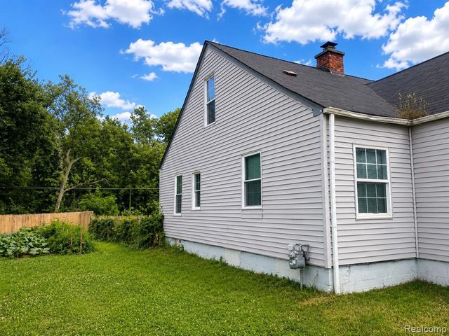 11400 Saint Marys Street, Detroit, MI 48227