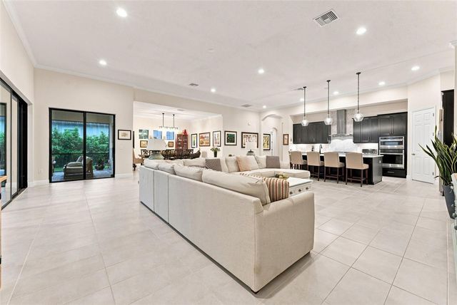 10370 MEADOWRUN DRIVE, Lithia, FL 33547