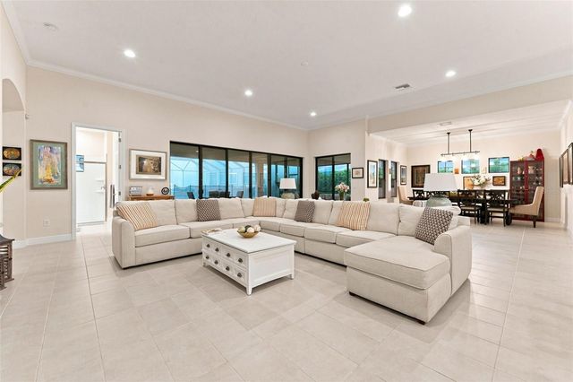10370 MEADOWRUN DRIVE, Lithia, FL 33547