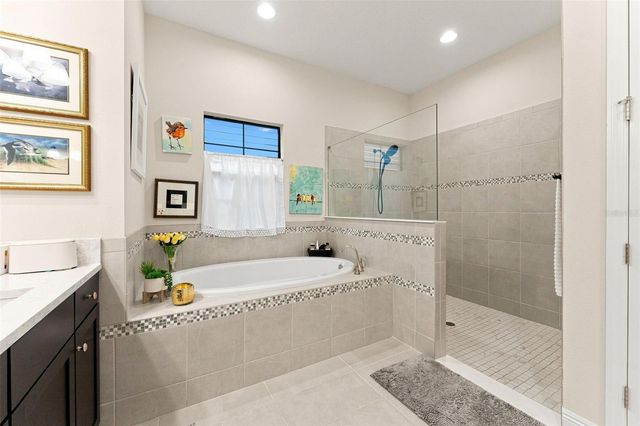 10370 MEADOWRUN DRIVE, Lithia, FL 33547