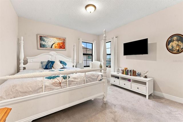 10370 MEADOWRUN DRIVE, Lithia, FL 33547
