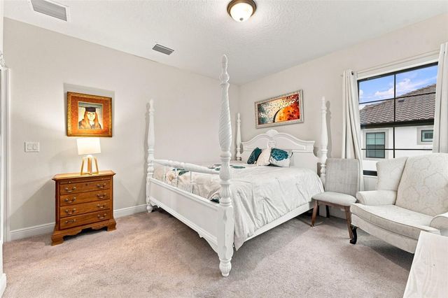 10370 MEADOWRUN DRIVE, Lithia, FL 33547