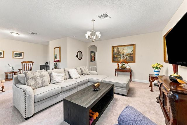 10370 MEADOWRUN DRIVE, Lithia, FL 33547