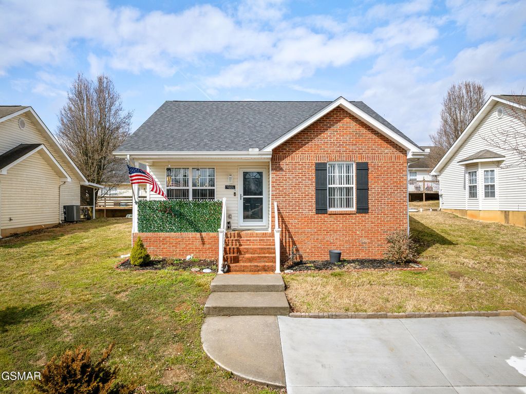 1709 Watauga Street, Sevierville, TN 37876
