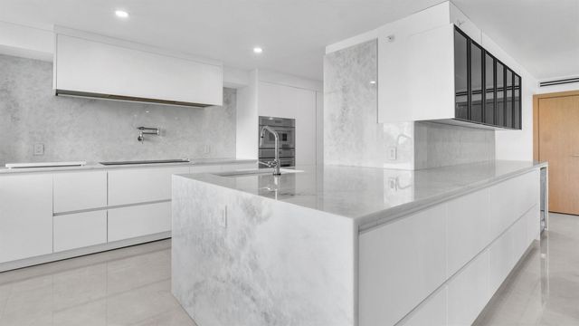 901 E CAMINO REAL 2A, Boca Raton, FL 33432