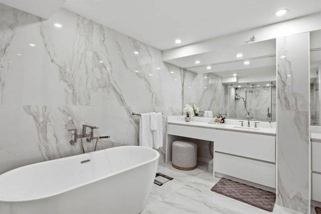 901 E CAMINO REAL 2A, Boca Raton, FL 33432