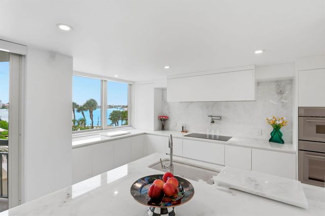 901 E CAMINO REAL 2A, Boca Raton, FL 33432