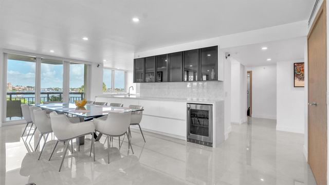 901 E CAMINO REAL 2A, Boca Raton, FL 33432