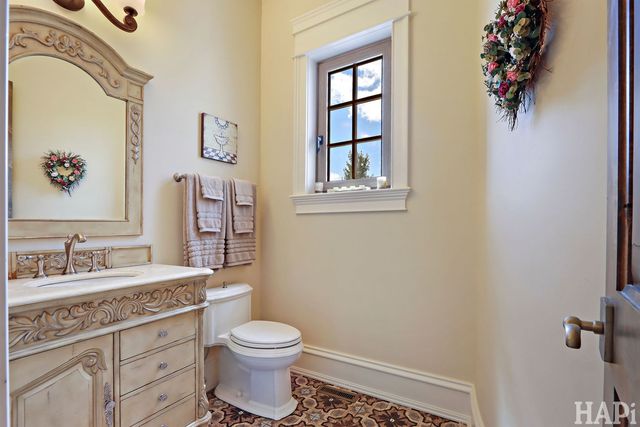 18 Enclave Court, South Barrington, IL 60010