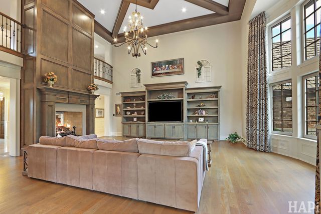 18 Enclave Court, South Barrington, IL 60010