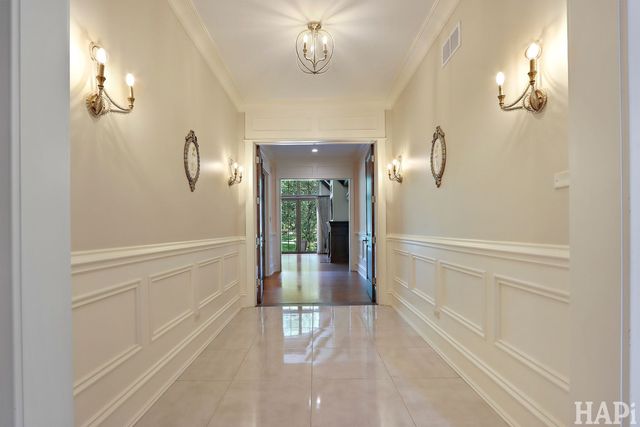 18 Enclave Court, South Barrington, IL 60010