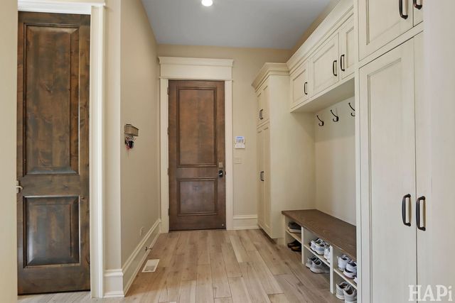 18 Enclave Court, South Barrington, IL 60010