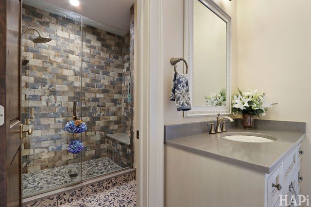 18 Enclave Court, South Barrington, IL 60010