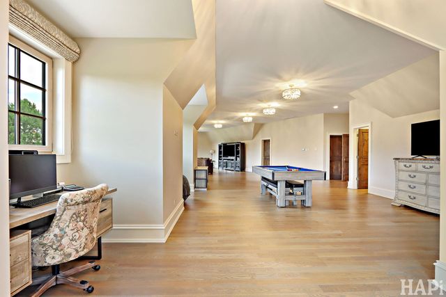 18 Enclave Court, South Barrington, IL 60010