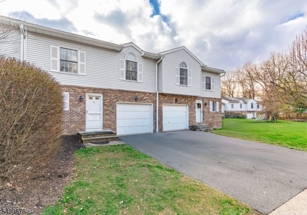 33 Jaime Ct, Parsippany-troy Hills Twp., NJ 07950