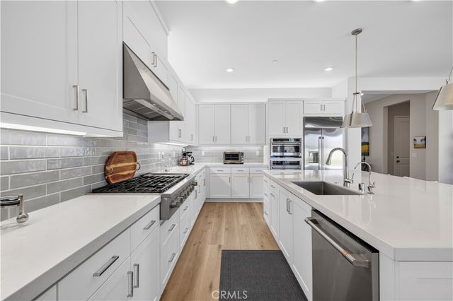29599 Paseo Guijarro, Valencia, CA 91354
