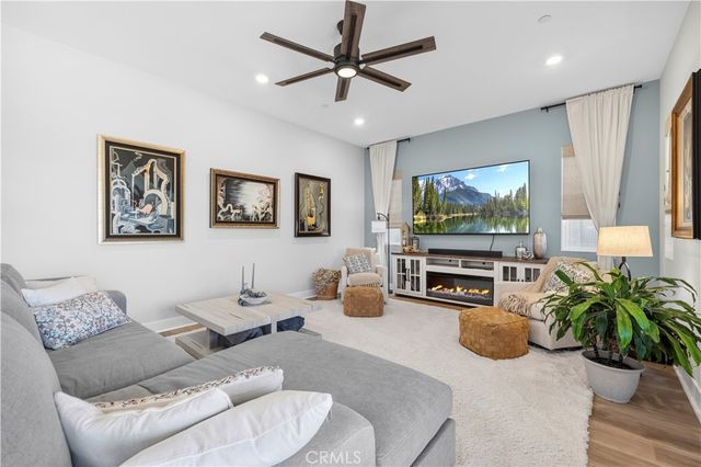 29599 Paseo Guijarro, Valencia, CA 91354