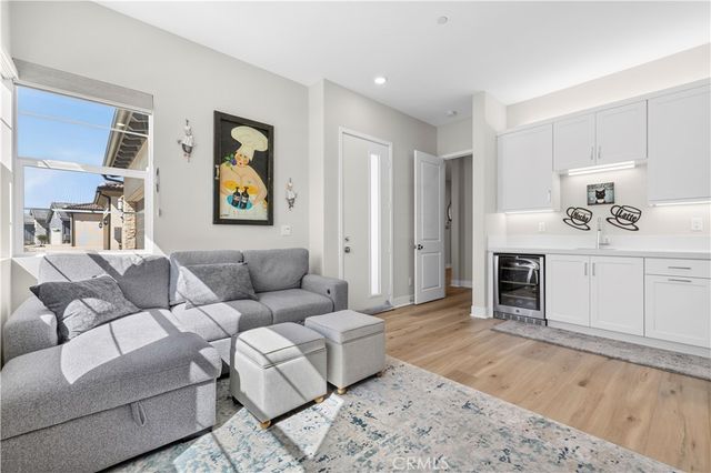 29599 Paseo Guijarro, Valencia, CA 91354