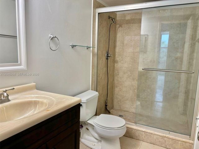 9411 Evergreen Pl 303, Davie, FL 33324